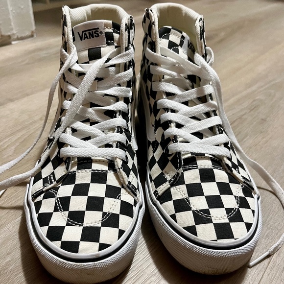 Vans Shoes - Women’s checkered high top vans